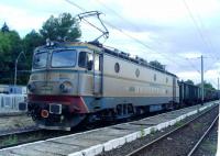 Imagine atasata: 40-0759-7 a operatoriului Unifertrans repartizata ca impingatoare la un tren de marfa garat in Statia CF Medias la linia 4, 08.06.2013.jpg